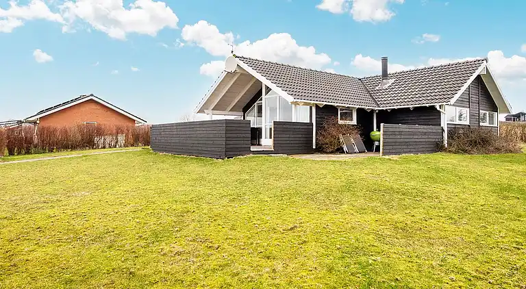 Holiday home in Følle Strand
