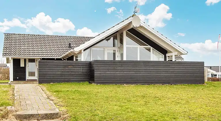 Holiday home in Følle Strand