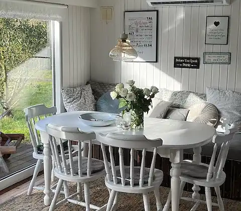 Skønt sommerhus med anneks og have