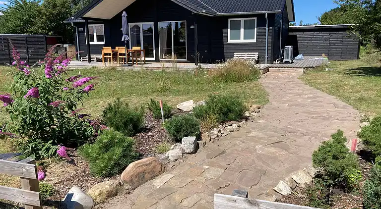 Modernes ganzjährig isoliertes Haus mit allem.