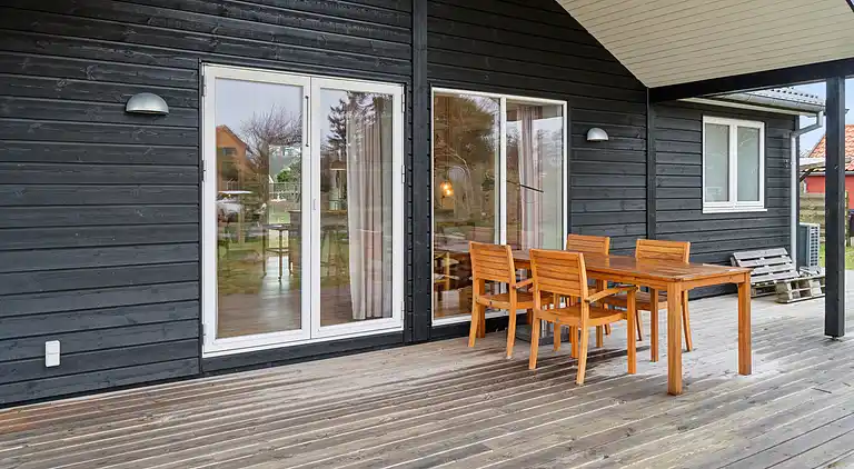 Modernes ganzjährig isoliertes Haus mit allem.