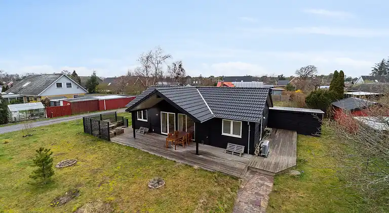 Modernes ganzjährig isoliertes Haus mit allem.