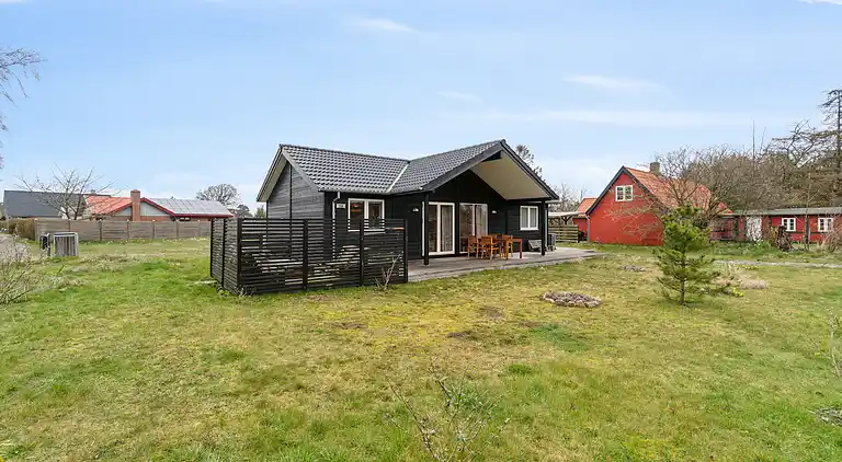 Modernes ganzjährig isoliertes Haus mit allem.