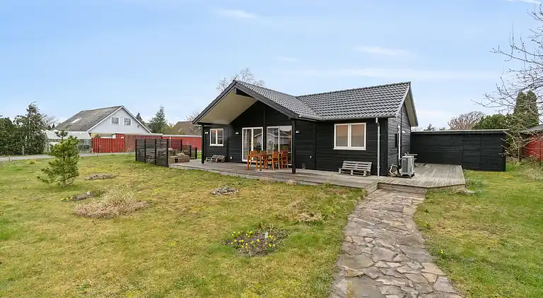 Modernes ganzjährig isoliertes Haus mit allem.