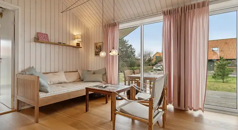 Modernes ganzjährig isoliertes Haus mit allem.