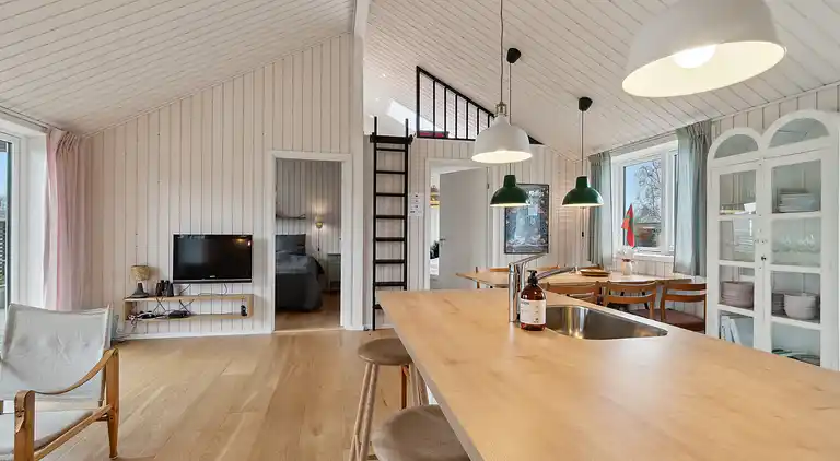 Modernes ganzjährig isoliertes Haus mit allem.