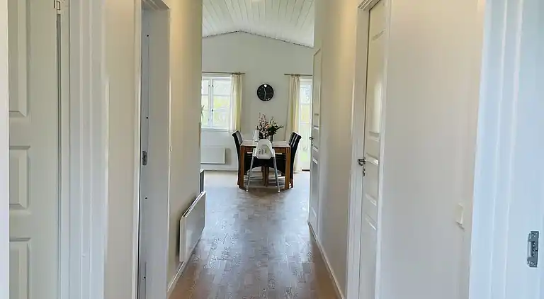 Schönes Ferienhaus mit uneinsehbarem Garten.