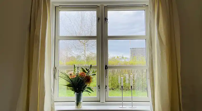 Schönes Ferienhaus mit uneinsehbarem Garten.