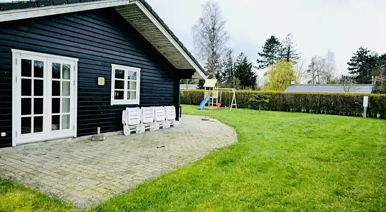 Schönes Ferienhaus mit uneinsehbarem Garten.