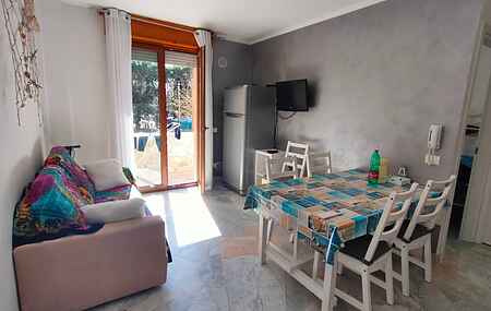 Completely refurbished flat near the beach