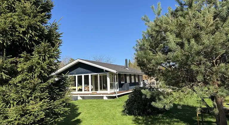 Idyllisches Ferienhaus in Strandnähe