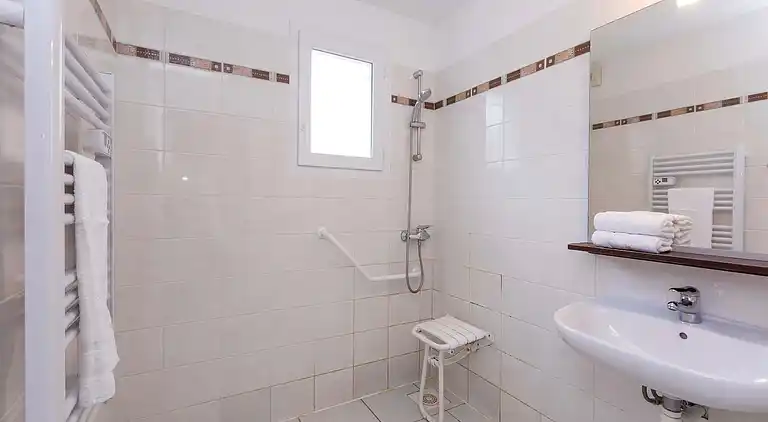 Holiday home in Lanvéoc