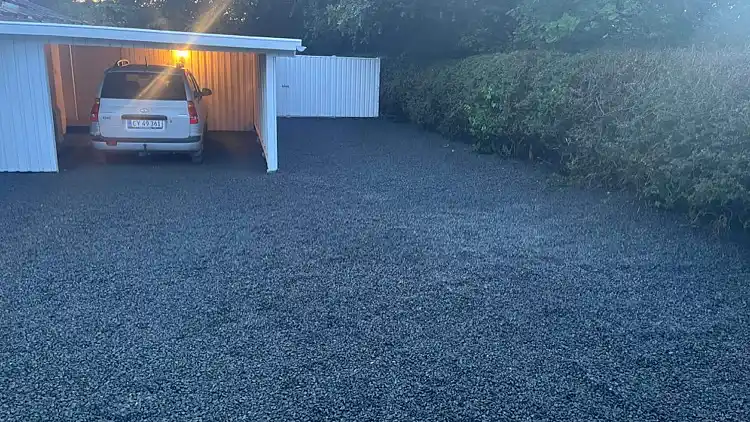 Supertolles Haus in der Hafenstadt Hvalpsund.