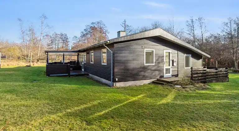 Nyd Ægte Bornholmer-stemning i dejligt Sommerhus