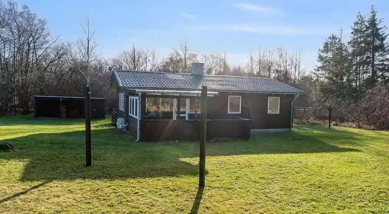 Nyd Ægte Bornholmer-stemning i dejligt Sommerhus