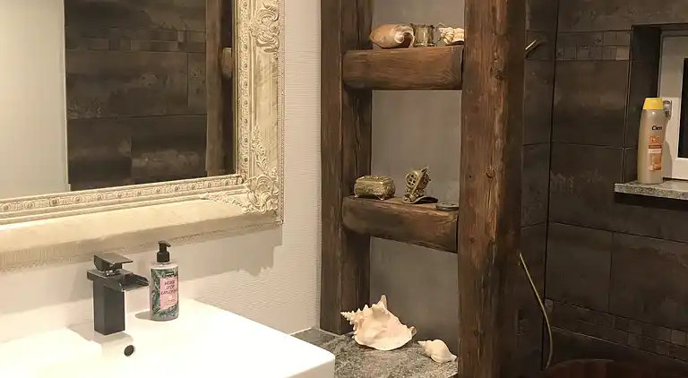 Supertolles Haus in der Hafenstadt Hvalpsund.