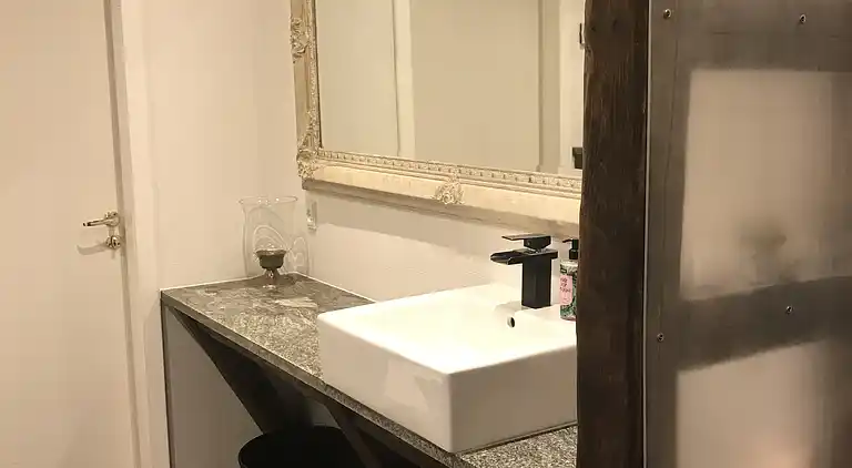 Supertolles Haus in der Hafenstadt Hvalpsund.