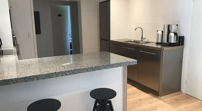 Supertolles Haus in der Hafenstadt Hvalpsund.