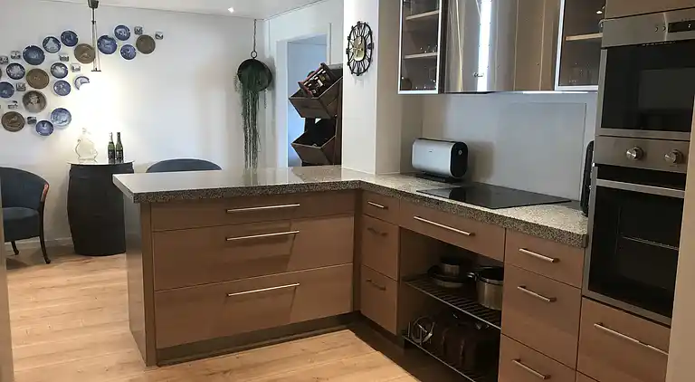 Supertolles Haus in der Hafenstadt Hvalpsund.