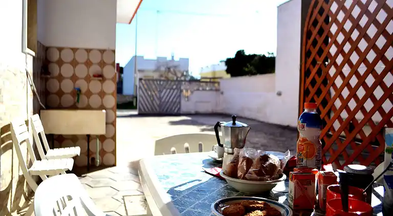 Ureshii-Ferienhaus in einem Zweifamilienhaus in San Foca