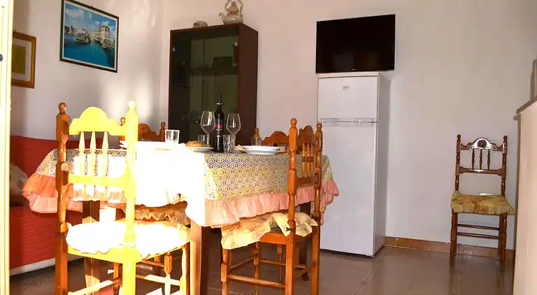 Ureshii-Ferienhaus in einem Zweifamilienhaus in San Foca