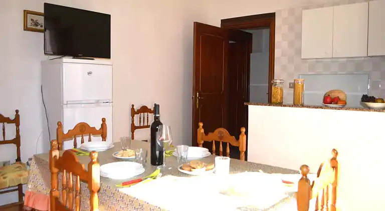 Ureshii-Ferienhaus in einem Zweifamilienhaus in San Foca