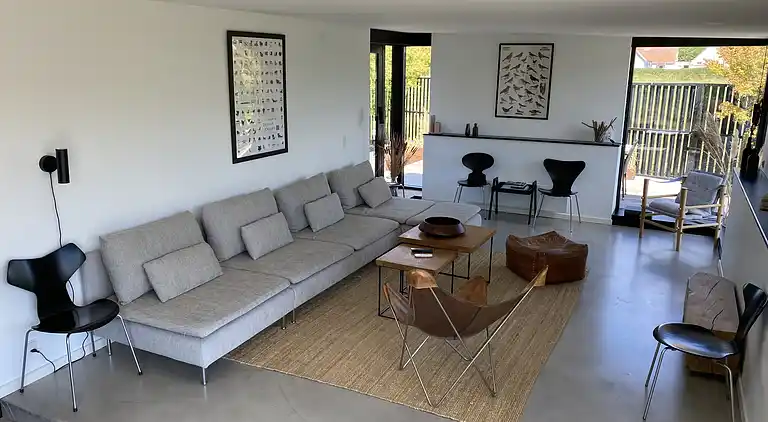 Lyxigt sommarhus på vacker skogsmark