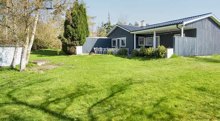 Sommerhus ved Øer Strand