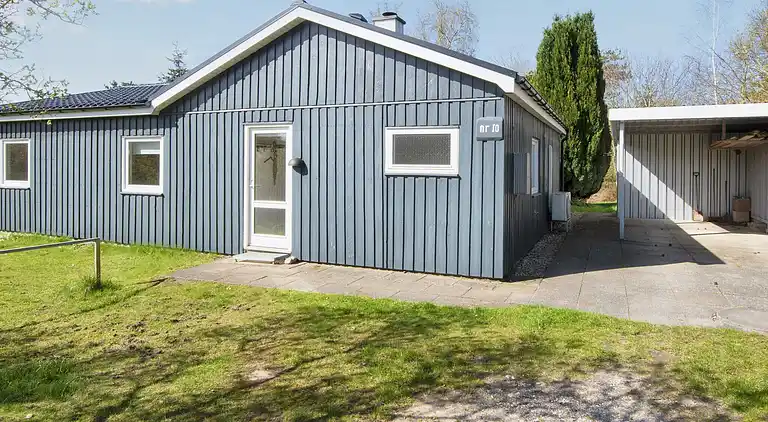 Sommerhus ved Øer Strand