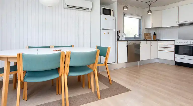 Sommerhus ved Øer Strand