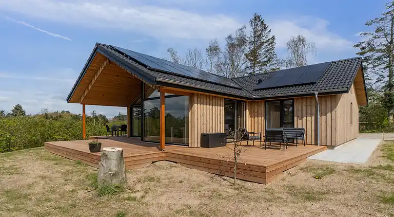 Imponerende sommerhus, ved Helsnæs Bugt!