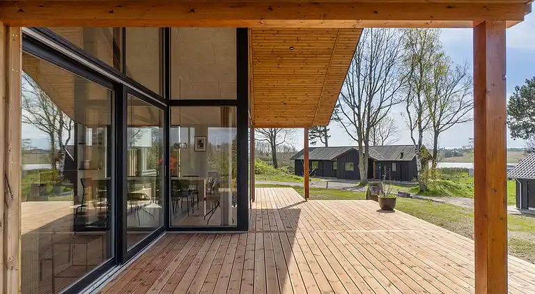 Imponerende sommerhus, ved Helsnæs Bugt!