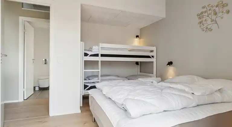 Imponerende sommerhus, ved Helsnæs Bugt!