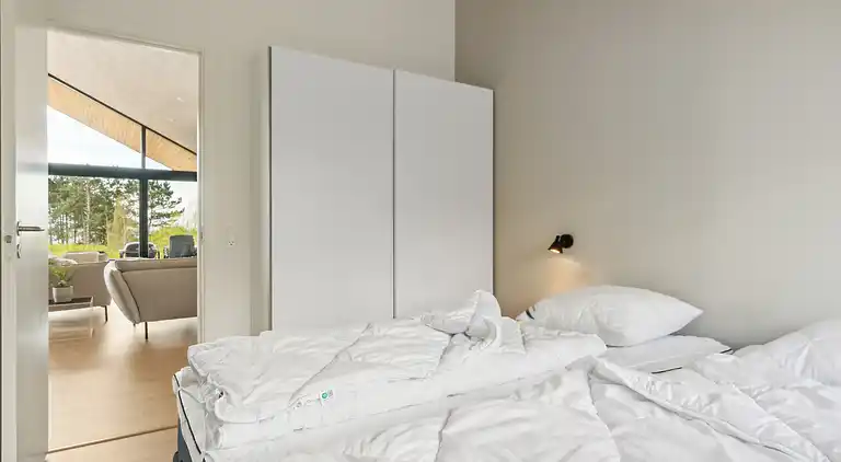 Imponerende sommerhus, ved Helsnæs Bugt!