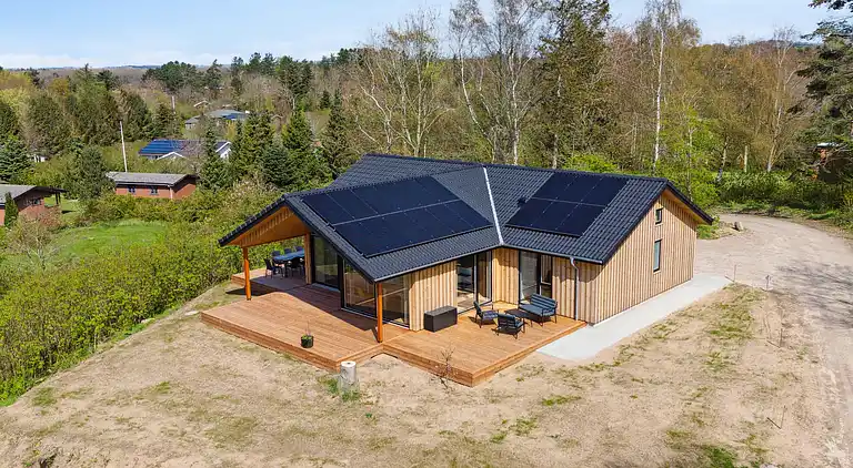 Imponerende sommerhus, ved Helsnæs Bugt!