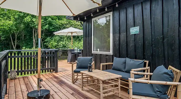 Hyggelig, renoveret  perle ved Rågeleje strand.