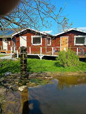  charmerende sommerhus i idyllisk område.