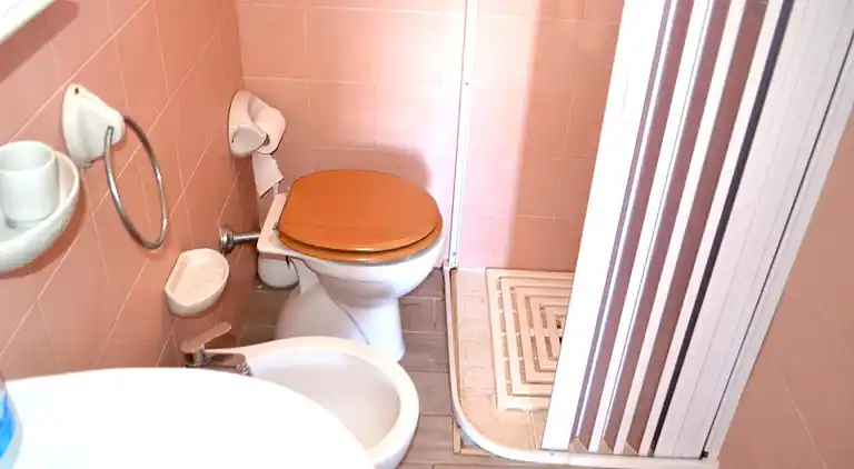 Taki-Ferienhaus im ersten Stock mit zwei Badezimmern in San