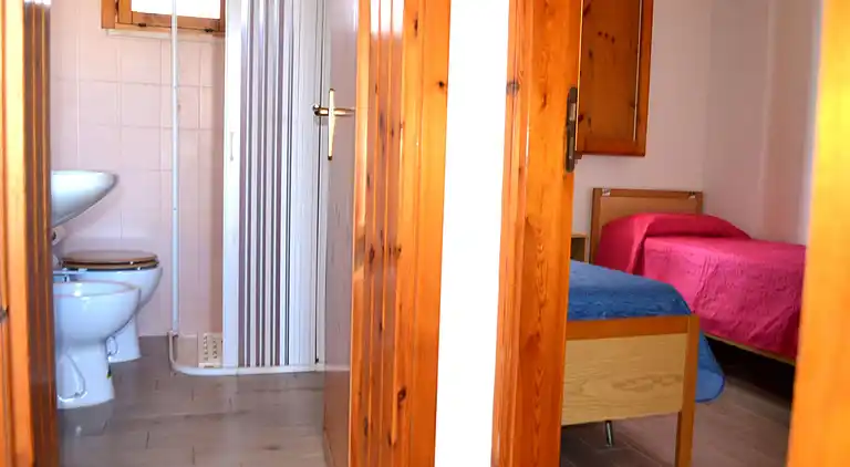 Taki-Ferienhaus im ersten Stock mit zwei Badezimmern in San