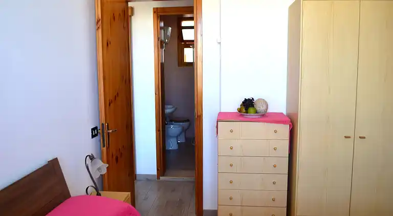 Taki-Ferienhaus im ersten Stock mit zwei Badezimmern in San