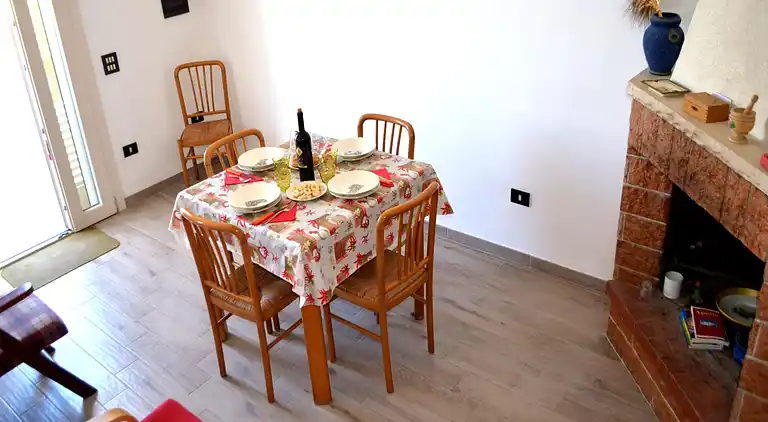 Taki-Ferienhaus im ersten Stock mit zwei Badezimmern in San