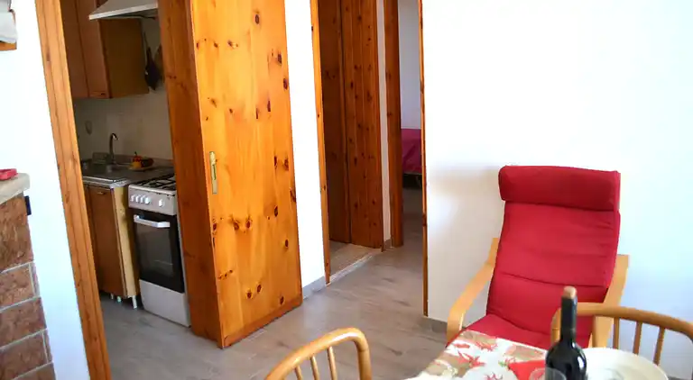 Taki-Ferienhaus im ersten Stock mit zwei Badezimmern in San