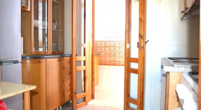 Taki-Ferienhaus im ersten Stock mit zwei Badezimmern in San