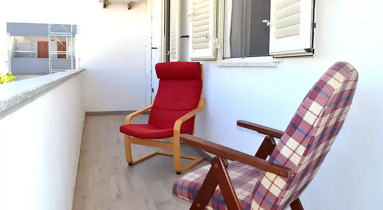 Taki-Ferienhaus im ersten Stock mit zwei Badezimmern in San