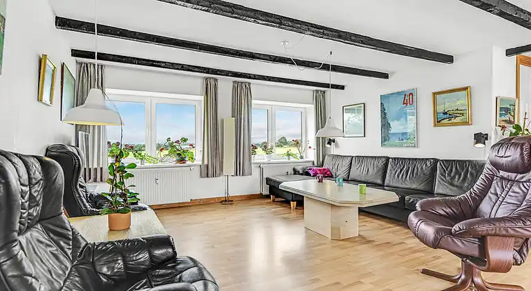 Große Ferienwohnung mit Meerblick in Strandnähe