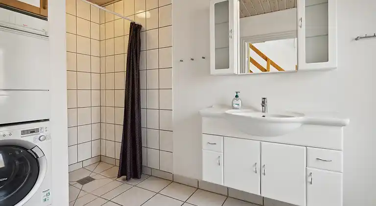 Große Ferienwohnung mit Meerblick in Strandnähe