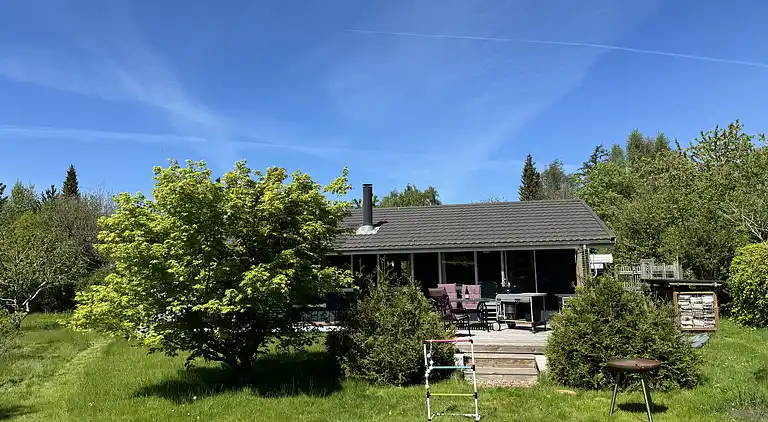 Idyllisches Ferienhaus in Strandnähe