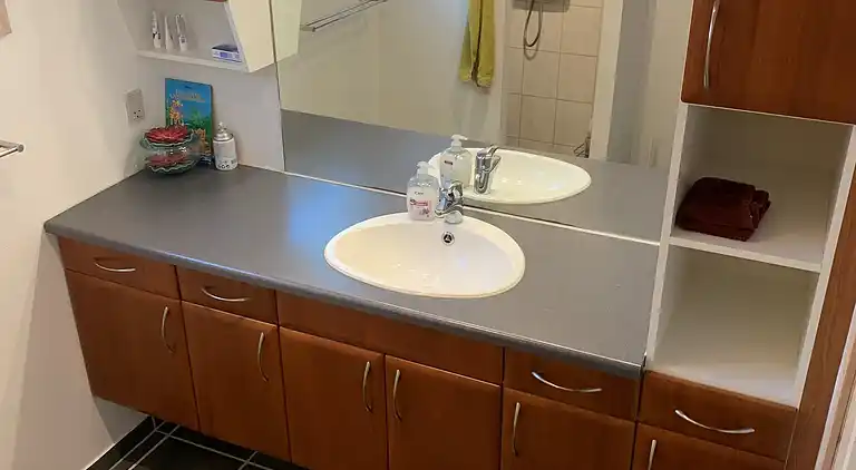 Schönes Ferienhaus mit Terrasse.