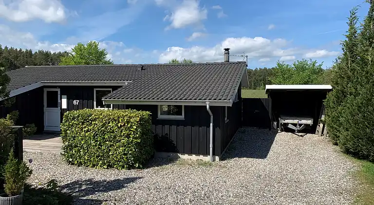 Schönes Ferienhaus mit Terrasse.