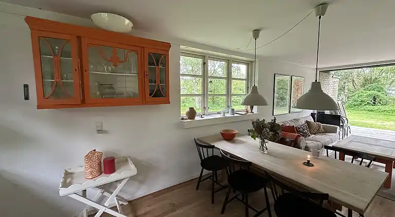 Gemütliches, reetgedecktes Ferienhaus-ladestation